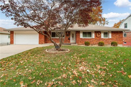 612 E Leslie Dr, Independence, MO, 64055-1817 | Card Image