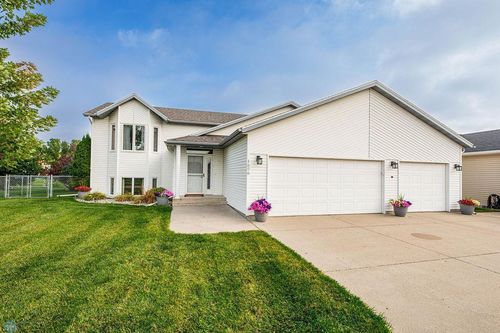 1626 17th Ave E, West Fargo, ND, 58078-3419 | Card Image