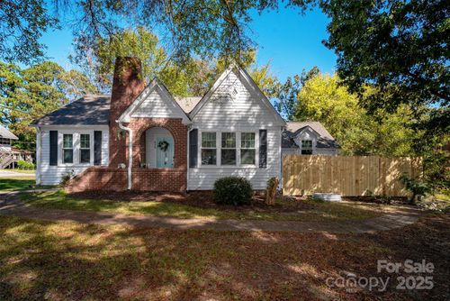 900 Chesterfield Ave, Lancaster, SC, 29720-3518 | Card Image