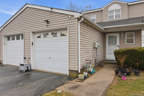 2760 Schleigel Blvd, Amityville, NY, 11701-1342 | Card Image