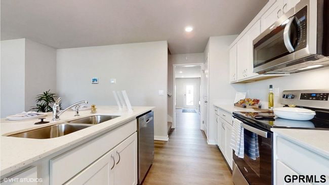 8914 N 166 Th St, Townhouse with 3 bedrooms, 3 bathrooms and 2 parking in Bennington NE | Image 6