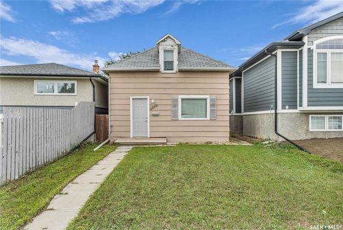 2076 Fleury St, Regina, SK, S4N2L9 | Card Image