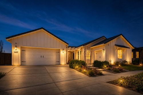 1048 Beaver Pond Loop, Madera, CA, 93636-9058 | Card Image