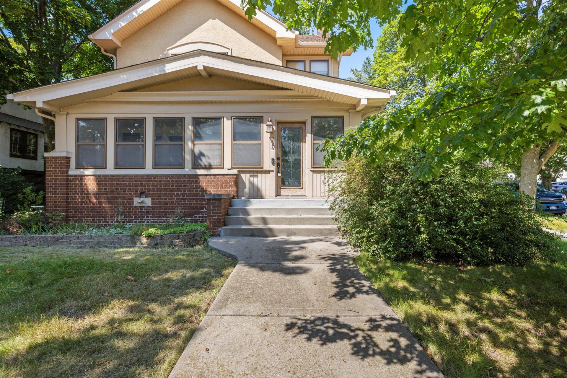 Arcadian Ave, Waukesha, WI 53186