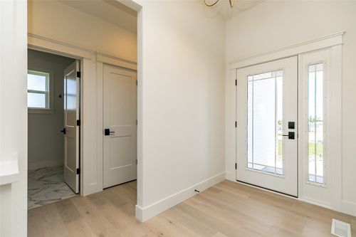 841 Longbow Ct, Marion, IA, 52302-3353 | Card Image