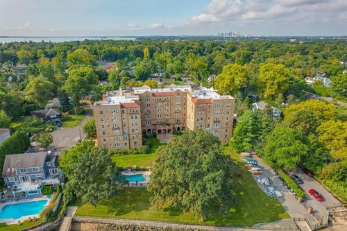 apt-3c-490 Bleeker Ave, Mamaroneck, NY, 10543-4548 | Card Image