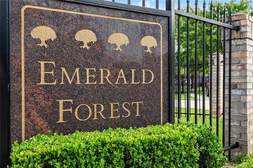 21105-350 Emerald Forest Boulevard, Covington, LA, 70433 | Card Image