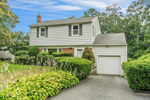 21 Pamela Ln, Valhalla, NY, 10595-1423 | Card Image