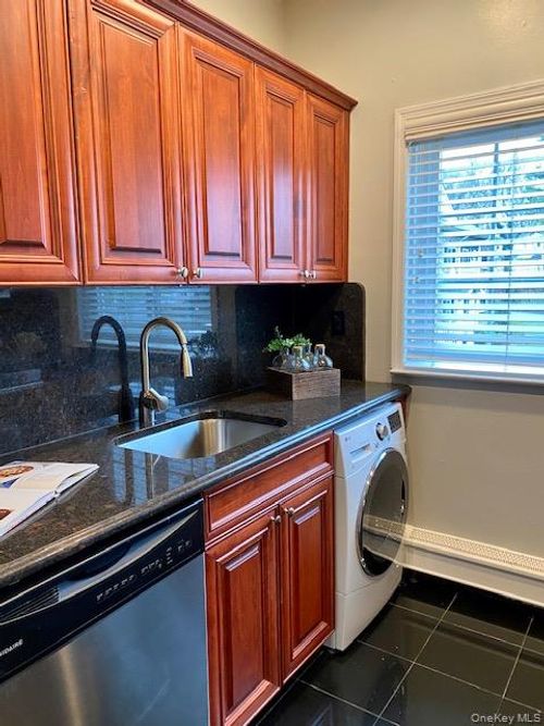 7-1a-582 New Highway, Smithtown, NY, 11788 | Card Image