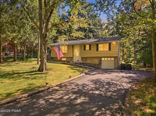50 Woodledge Hills Dr, Hawley, PA, 18428-9808 | Card Image