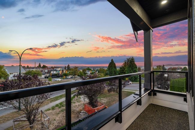 1787 E 57 Th Avenue, Home with 5 bedrooms, 4 bathrooms and 3 parking in Vancouver BC | Image 11