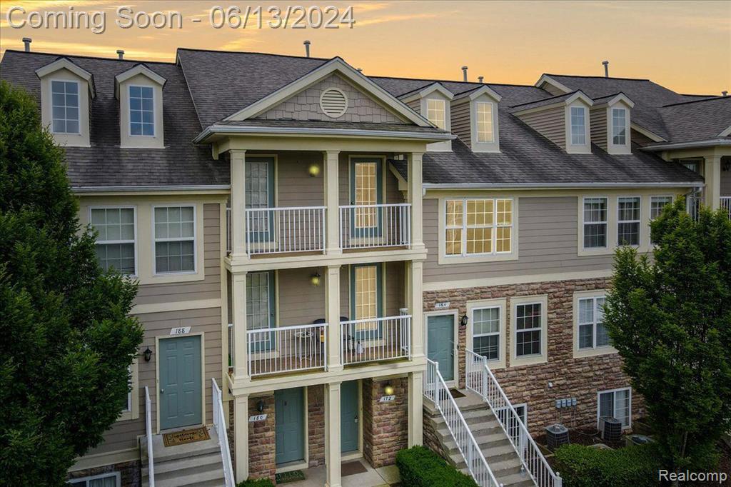 Park Green Dr, Lake Orion, MI 48362