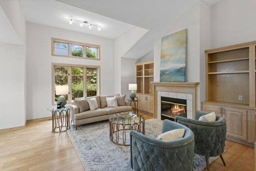 2260 Sherwood Ct, Minnetonka, MN, 55305-2410 | Card Image