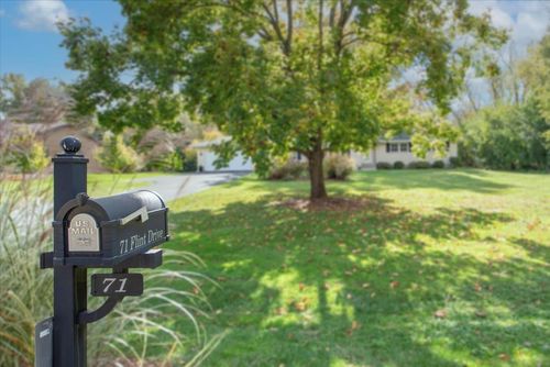 71 Flint Dr, Lake Barrington, IL, 60010-1959 | Card Image