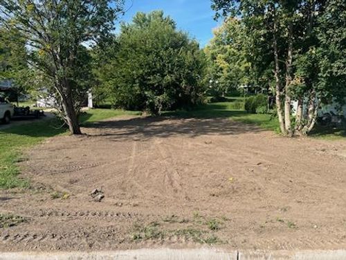 105 E Baker St, Blanchardville, WI, 53516-9304 | Card Image