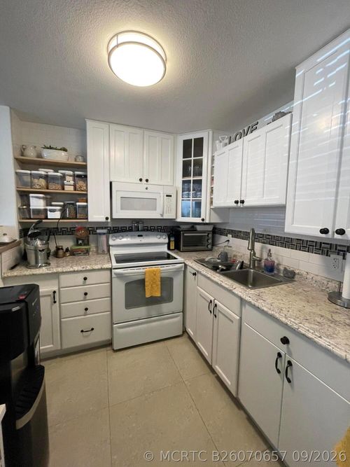 163-163 Lyndhurst L, Deerfield Beach, FL, 33442-2272 | Card Image