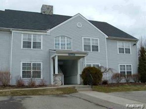 75-12342 Saint Andrews Way, Fenton, MI, 48430-8878 | Card Image