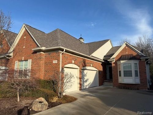 2750 Castlemartin Ct, Oakland Township, MI, 48306-4906 | Card Image