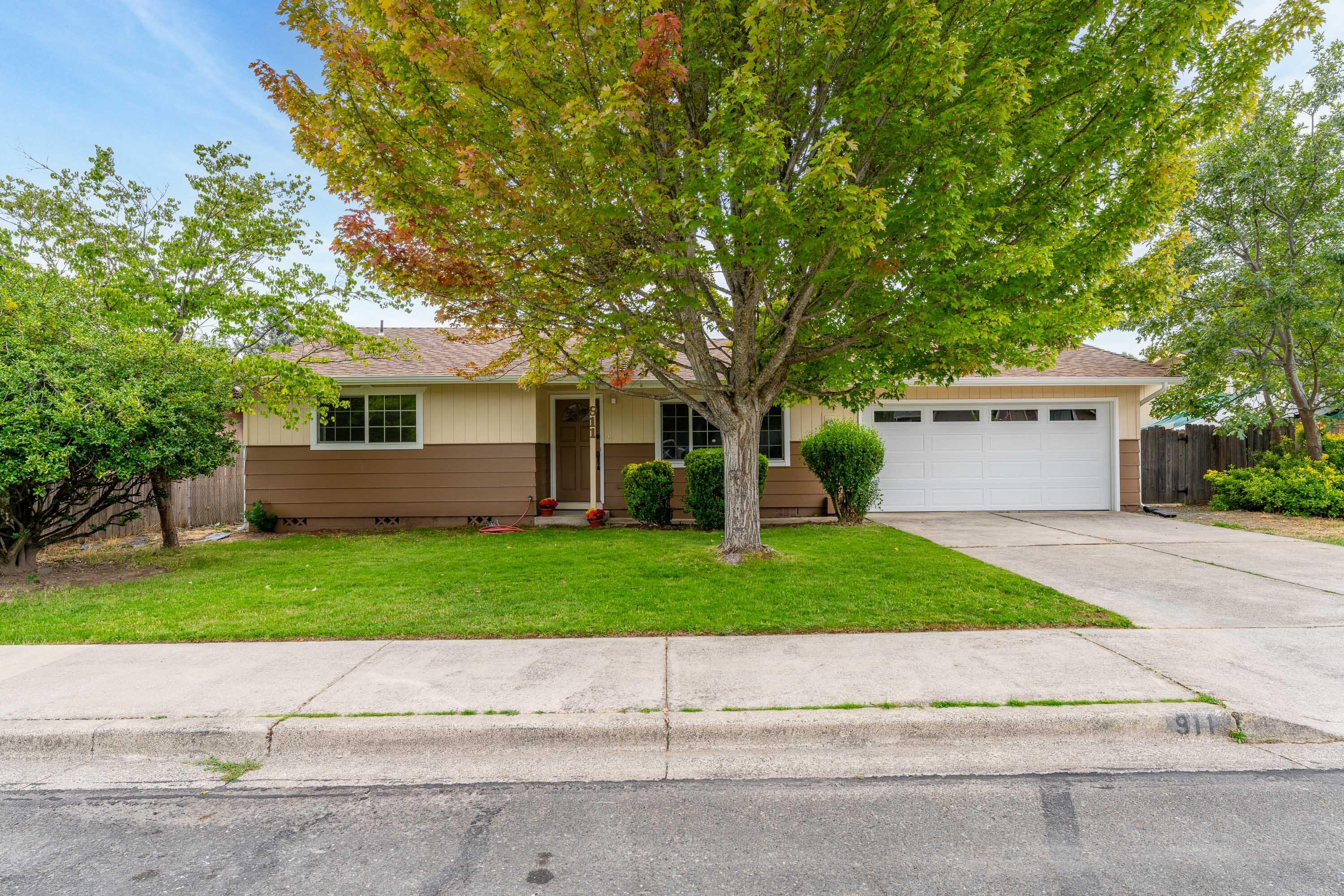 Donna Dr, Grants Pass, OR 97526