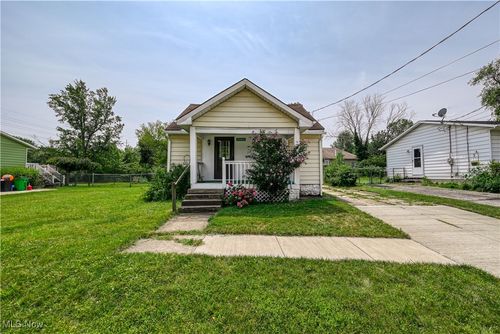 2064 Case St, Twinsburg, OH, 44087-2044 | Card Image