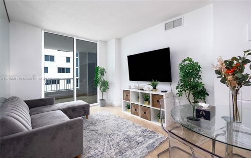 apt-2708-170 Se 14th St, Miami, FL, 33131-3341 | Card Image