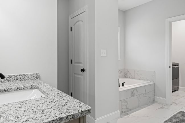 174 Flag Stone Way, House other with 3 bedrooms, 2 bathrooms and null parking in Clinton TN | Image 10