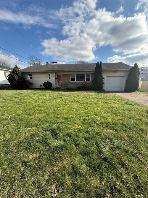 1415 Tomahawk Lane, Coshocton, OH, 43812 | Card Image
