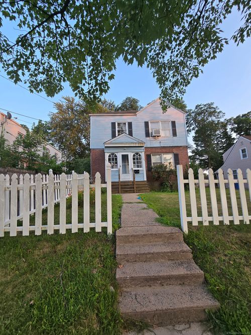 157 Pembroke St, Hartford, CT, 06112-1442 | Card Image