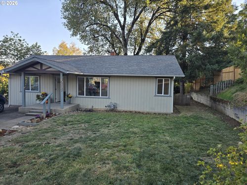 954 Ne Madrona Dr, Myrtle Creek, OR, 97457-9679 | Card Image