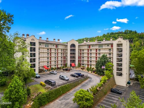 107-102 Baskins Creek Byp, Gatlinburg, TN, 37738-4824 | Card Image