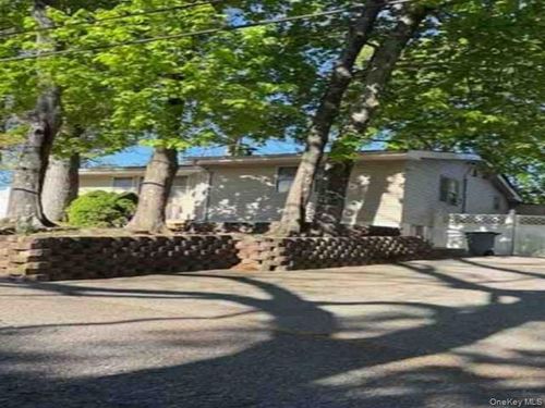 42 Gould Road, Brookhaven, NY, 11720 | Card Image