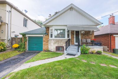 11 Elswick Rd, House other with 3 bedrooms, 2 bathrooms and 3 parking in East York ON | Image 2