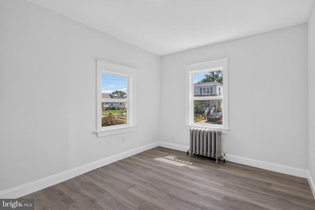 Residential in OAKLYN 5
