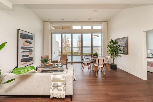 401-9570 5th St, Sidney, BC, V8L2W5 | Card Image