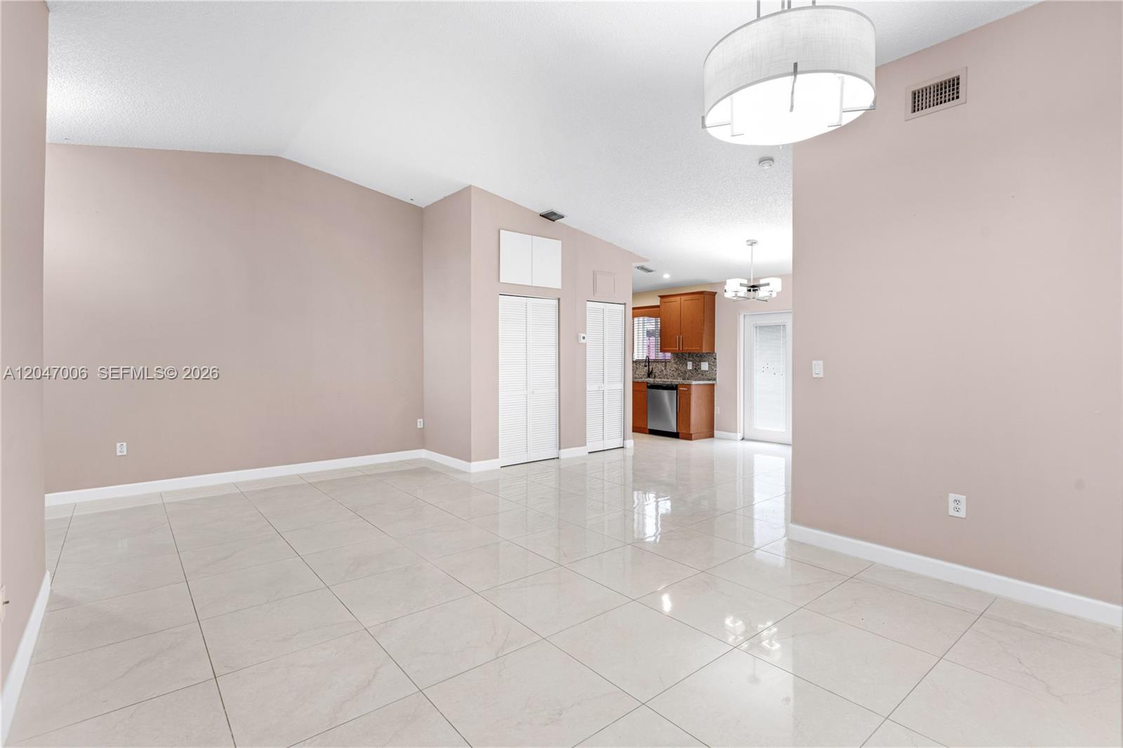 Residential Lease in Hialeah 4