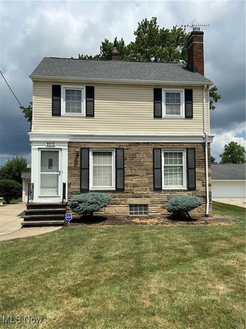 9012 W Moreland Rd, Parma, OH, 44129-2466 | Card Image