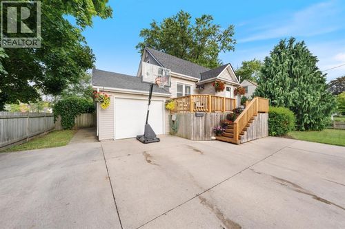 660 Elizabeth Ave, Sarnia, ON, N7S2T7 | Card Image