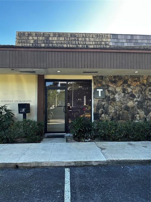 ste-t-4700 Sheridan St, HOLLYWOOD, FL, 33021-3416 | Card Image