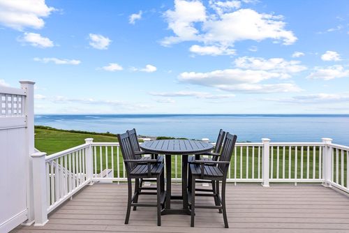 off-season-64 Cliffside Dr, Plymouth, MA, 02360-1473 | Card Image