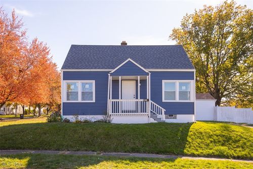 1074 Hartford Ave, Akron, OH, 44320-3579 | Card Image