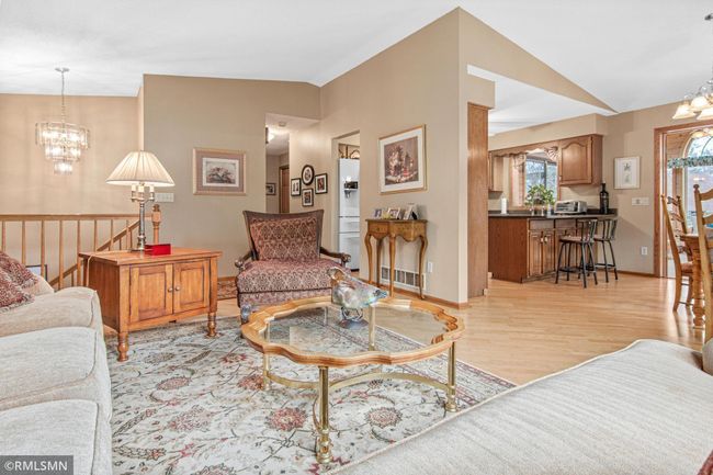 Livingroom to Kitchen | Image 7