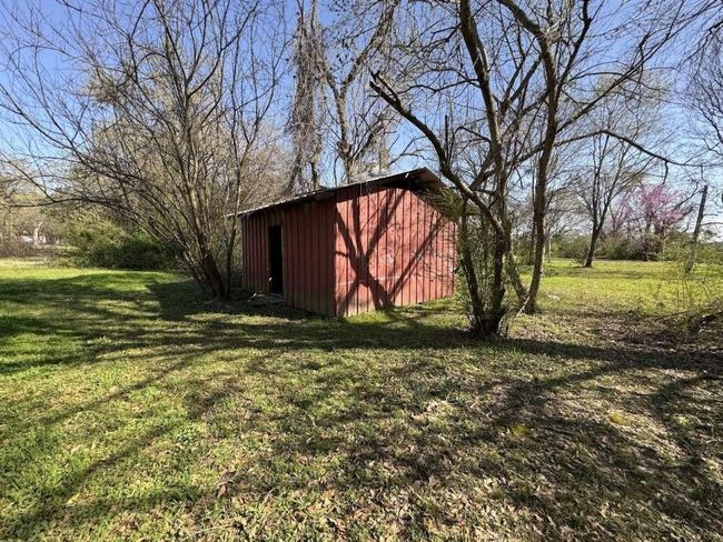 332 Houston St, House other with 4 bedrooms, 2 bathrooms and null parking in Maud TX | Image 4