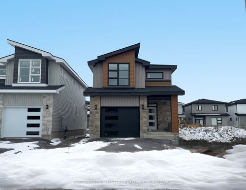 218 Superior Dr, Amherstview, ON, K7N0G1 | Card Image