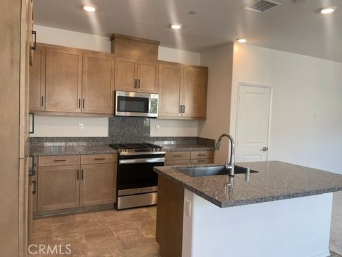 1-15907 Stresa Ln, Fontana, CA, 92336-4689 | Card Image