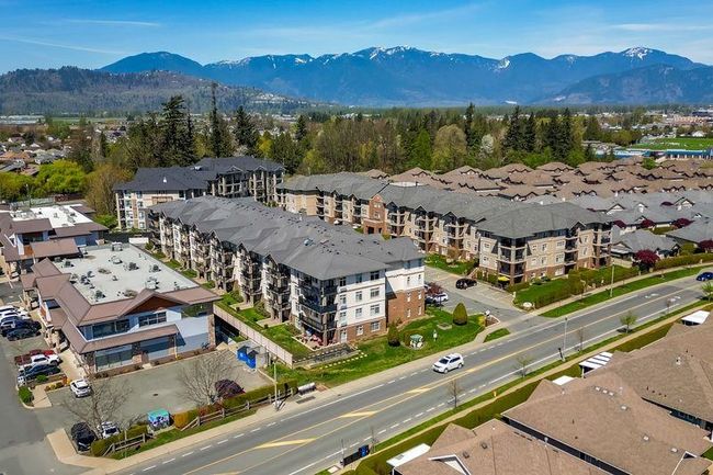 413 - 45753 Stevenson Road, Condo with 2 bedrooms, 2 bathrooms and 1 parking in Chilliwack BC | Image 1
