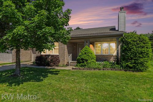 41273 Greenspire Dr, Clinton Township, MI, 48038-5861 | Card Image