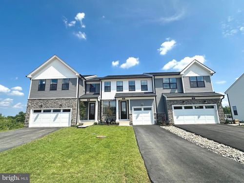 332 Aspen Way, KING OF PRUSSIA, PA, 19406-2827 | Card Image