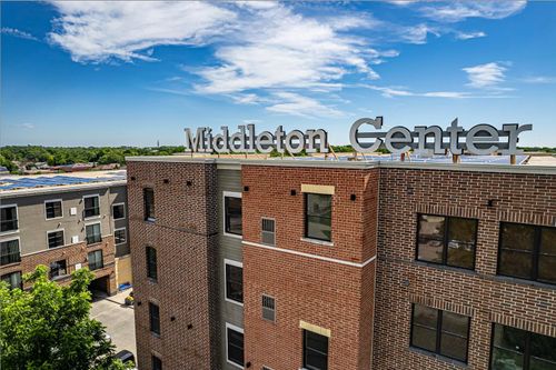 2-1818 Parmenter St, MIDDLETON, WI, 53562-3184 | Card Image