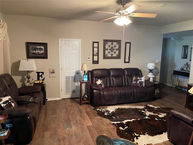 403 N Hall St, House other with 5 bedrooms, 3 bathrooms and null parking in Fairfield TX | Image 32