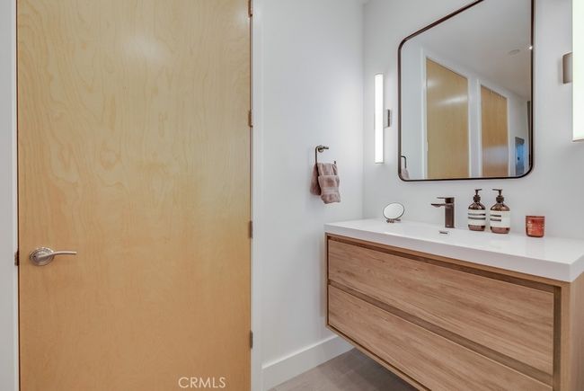 395 E 4th #41 Street, Condo with 2 bedrooms, 2 bathrooms and 2 parking in Long Beach CA | Image 50
